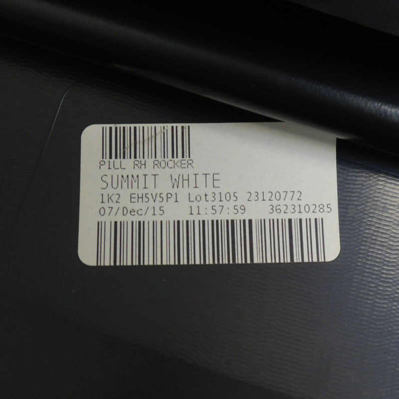 OEM GM Rocker Panel RH Painted Summit White GAZ 2013-2018 Cadillac XTS 84077218-3