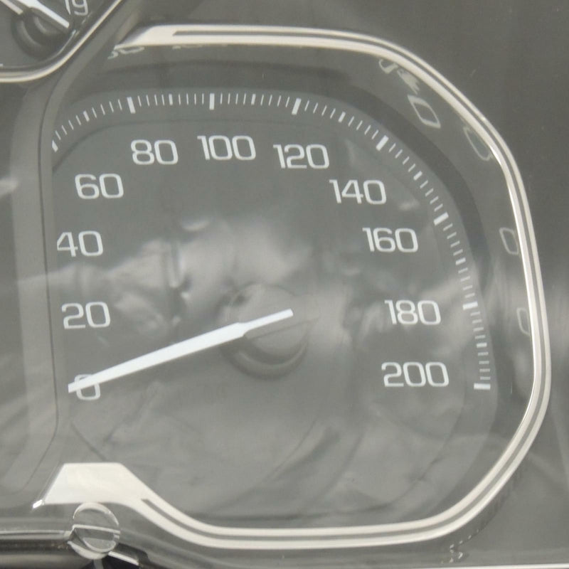 Instrument Cluster Speedometer KPH 4.2 Inch Display UDD 2019 GMC Sierra 84608342-4